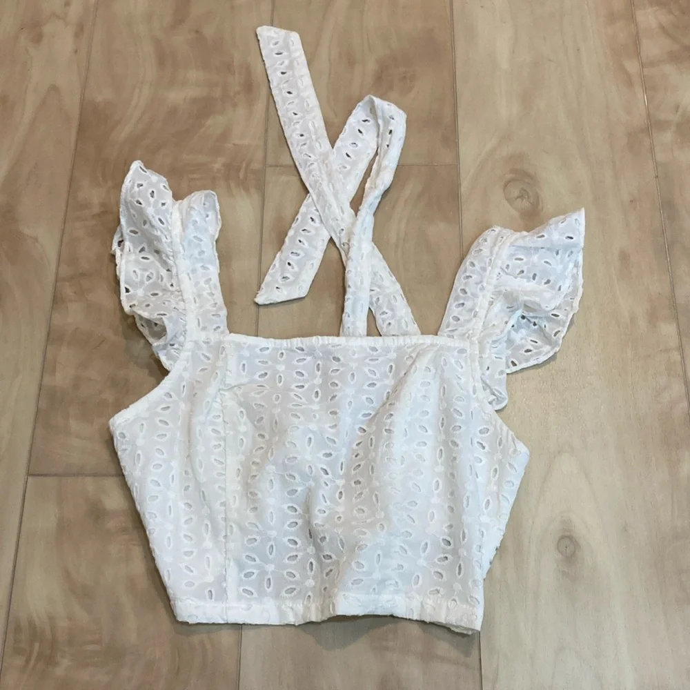 White eyelet open back tank - Picture 2 of 8